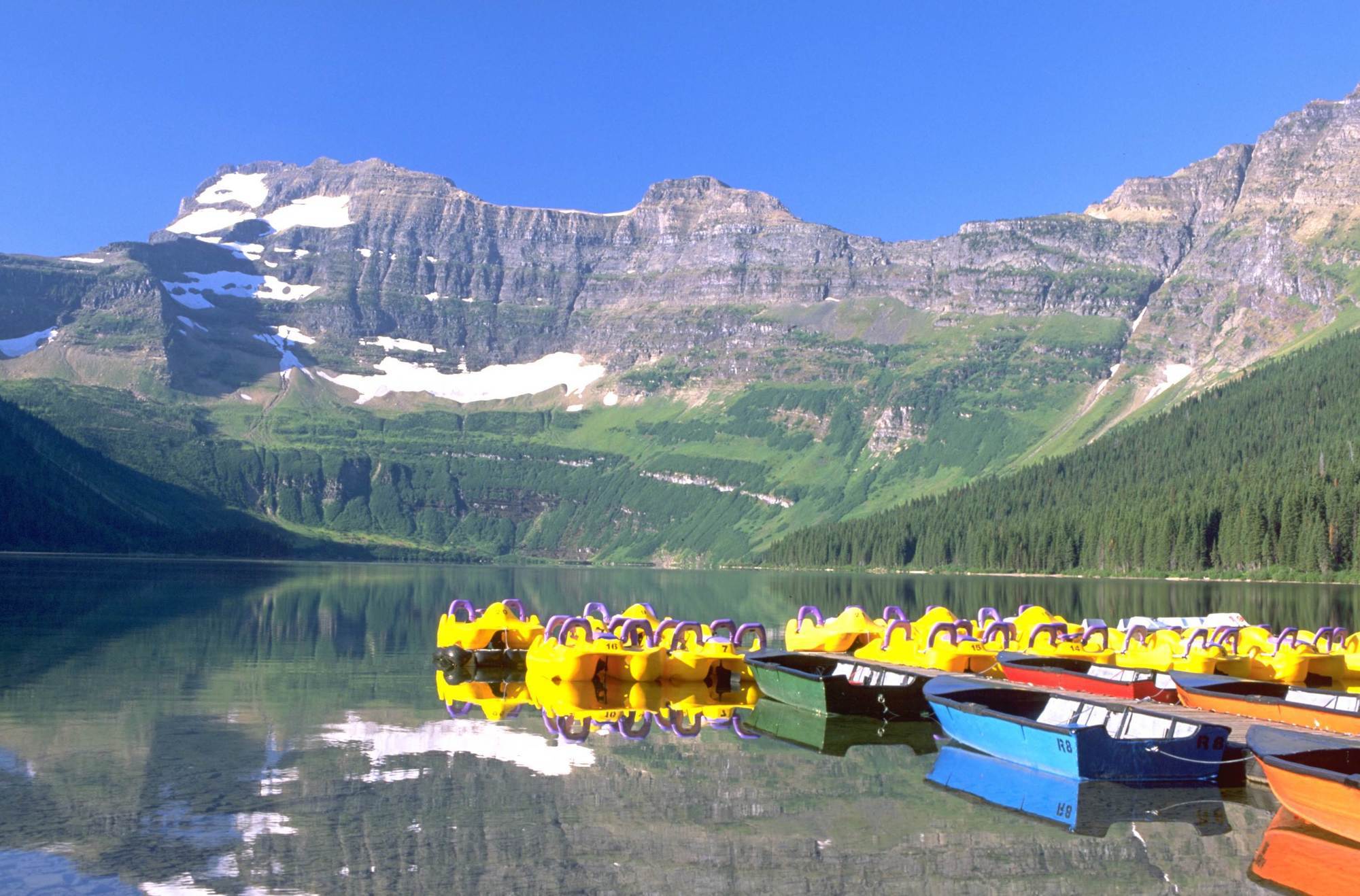 Waterton Glacier Suites Exterior photo